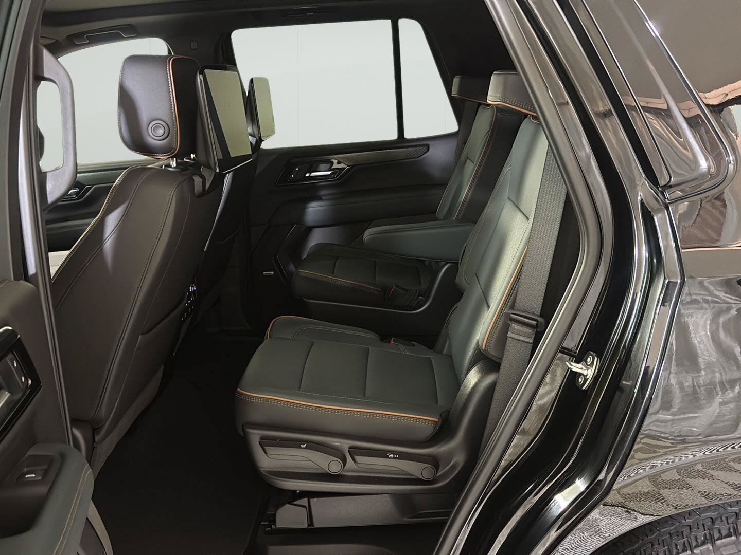 Certified 2026 GMC Yukon AT4 w/ AT4 Premium Plus Package AWD/4WD image 15