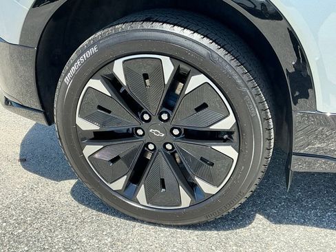 Used 2025 Chevrolet Blazer EV RS AWD/4WD image 12