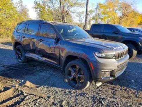 Used 2024 Jeep Grand Cherokee L Limited w/ Black Appearance Package AWD/4WD image 1