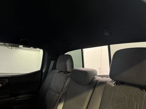 Used 2017 Toyota Tacoma TRD Sport image 34