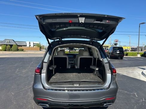 Used 2023 Mercedes-Benz GLS 450 4MATIC image 11