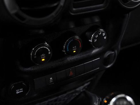Used 2015 Jeep Wrangler Sport w/ Connectivity Group AWD/4WD image 20