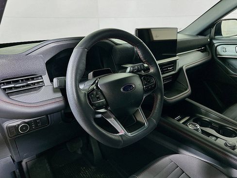 Used 2025 Ford Explorer ST-Line w/ ST-Line Street Pack image 9