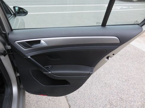 Used 2017 Volkswagen Golf Wolfsburg Edition image 27