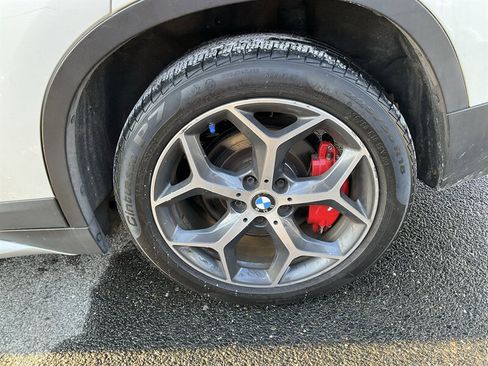 Used 2017 BMW X1 xDrive28i image 9