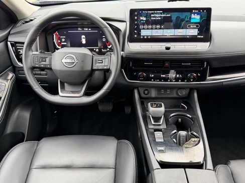 Certified 2026 Nissan Rogue SL FWD image 14
