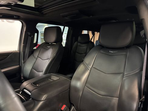 Used 2017 Cadillac Escalade ESV Platinum image 7