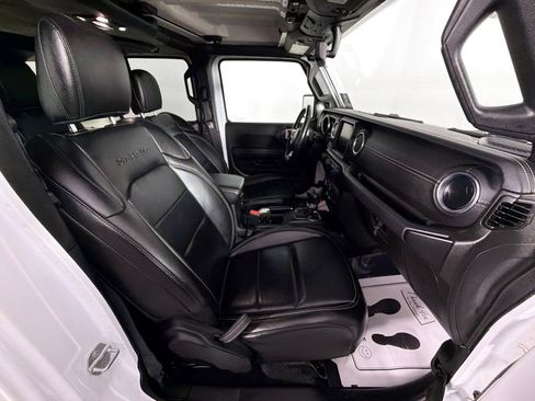 Used 2021 Jeep Wrangler Unlimited Sahara w/ Uconnect 4C Nav & Sound Group AWD/4WD image 28