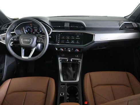 Used 2025 Audi Q3 2.0T Premium image 9