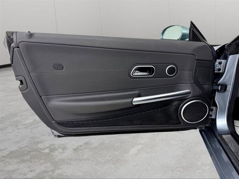 Used 2008 Chrysler Crossfire Limited RWD image 10