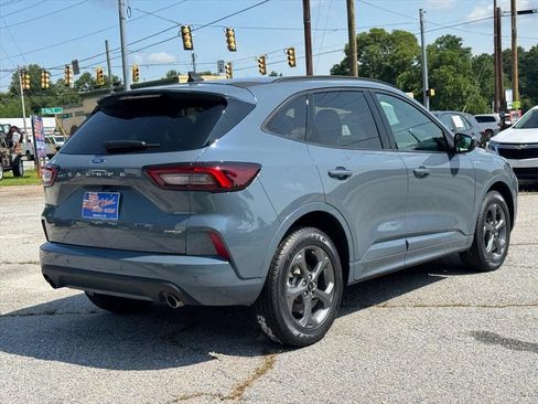 Used 2024 Ford Escape ST-Line Select w/ Tech Pack #1 AWD/4WD image 3