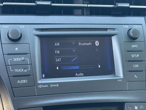 Used 2015 Toyota Prius Three image 11