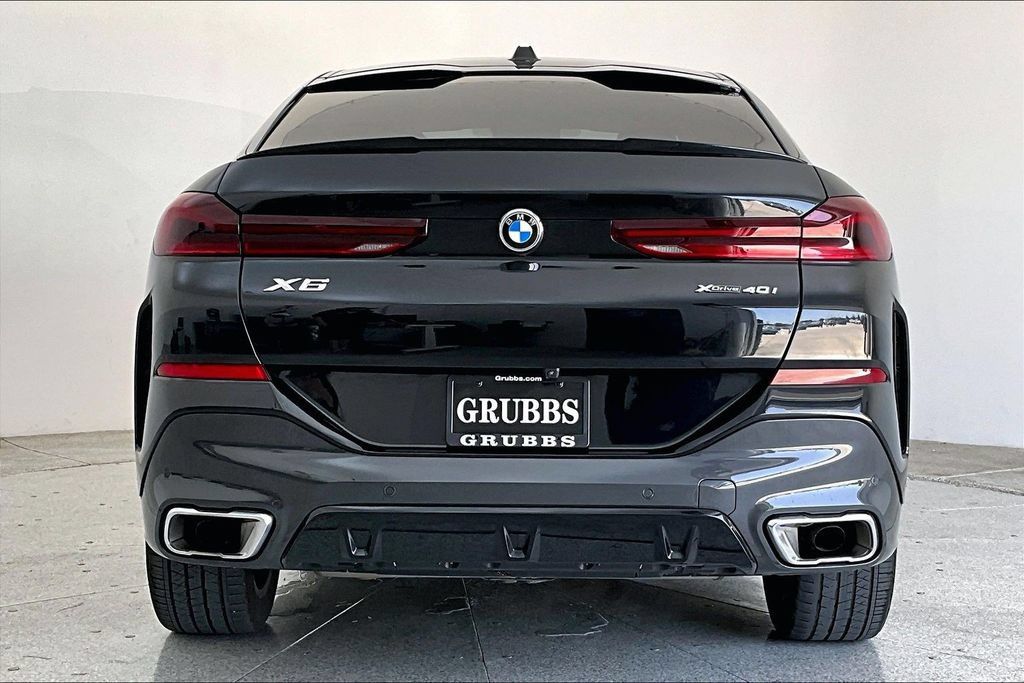 Used 2024 BMW X6 xDrive40i w/ Parking Assistance Package AWD/4WD image 4