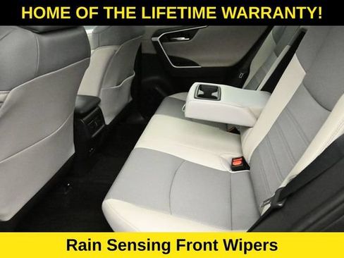 Used 2021 Toyota RAV4 Limited AWD/4WD image 32