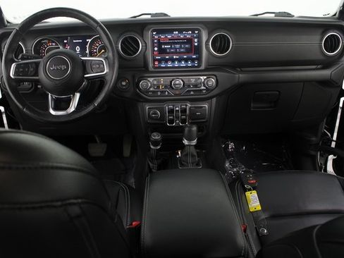 Used 2020 Jeep Gladiator Overland image 9