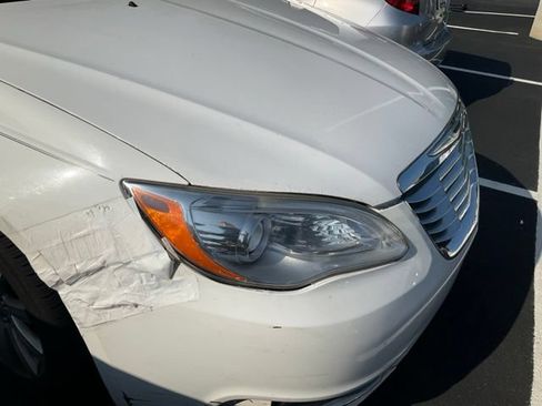 Used 2014 Chrysler 200 Touring FWD image 2