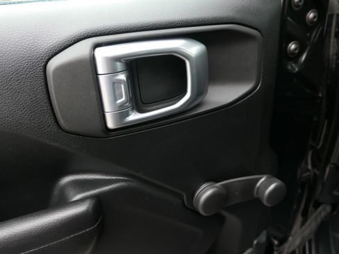 Used 2021 Jeep Wrangler Unlimited Sport AWD/4WD image 13