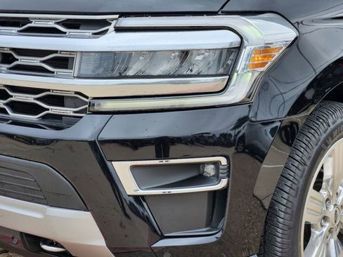 Used 2023 Ford Expedition Platinum AWD/4WD image 5