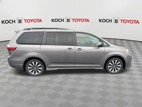 Used 2019 Toyota Sienna XLE Premium image 9