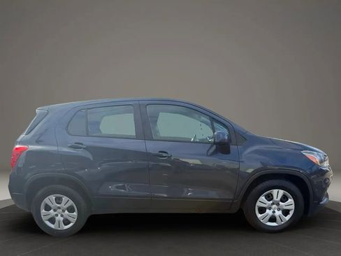 Used 2018 Chevrolet Trax LS image 4