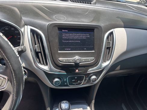 Used 2020 Chevrolet Equinox LS w/ LS Convenience Package FWD image 12