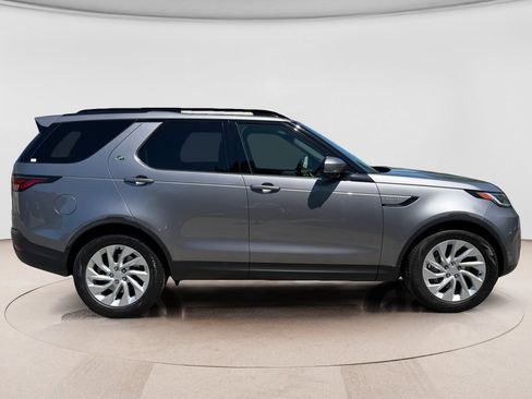 Used 2023 Land Rover Discovery S AWD/4WD image 6