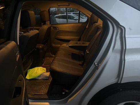 Used 2016 Chevrolet Equinox LT w/ Convenience Package image 9