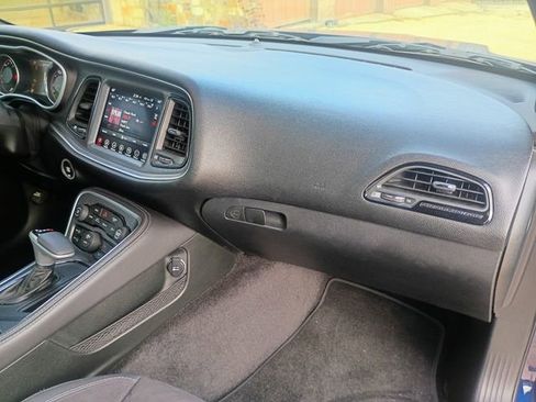 Used 2017 Dodge Challenger R/T Scat Pack w/ Leather Interior Group RWD image 43