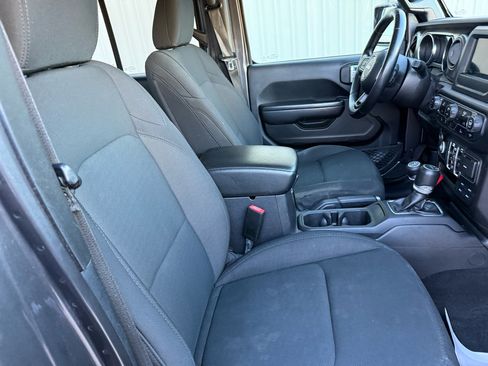 Used 2021 Jeep Gladiator Sport image 26