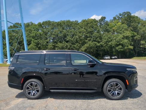 New 2026 Jeep Grand Wagoneer 2WD image 2