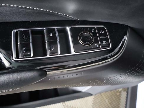 Used 2024 Cadillac Lyriq Tech RWD image 35