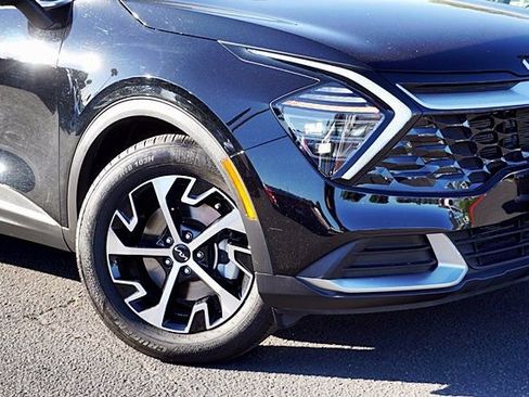 Used 2024 Kia Sportage EX image 4