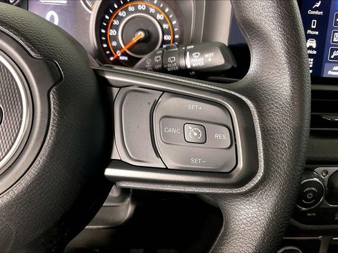 Used 2025 Jeep Wrangler Sport image 26