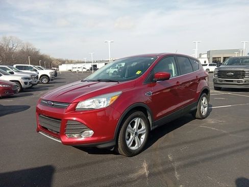 Used 2016 Ford Escape SE image 3