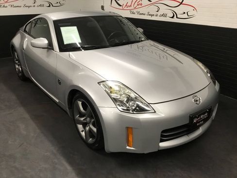 Used 2008 Nissan 350Z Enthusiast RWD image 2