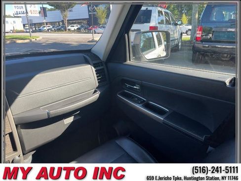 Used 2012 Jeep Liberty Limited w/ Tire & Wheel Group image 14