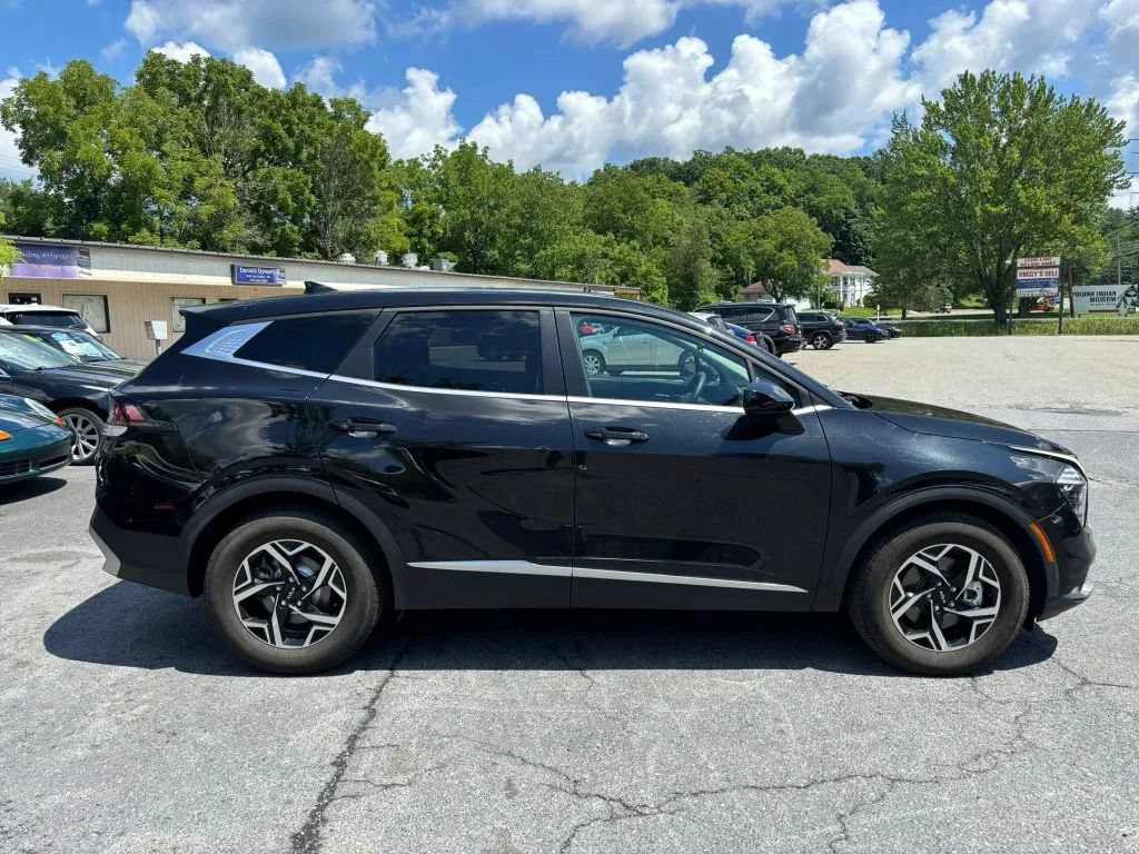 Used 2024 Kia Sportage LX FWD image 9