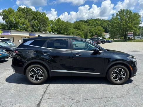 Used 2024 Kia Sportage LX FWD image 9