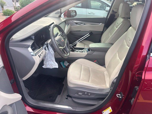 Used 2021 Cadillac XT5 Premium Luxury FWD image 3
