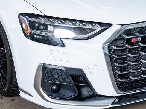 Used 2023 Audi S8 image 18