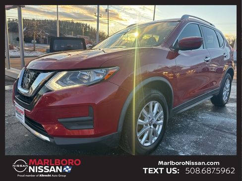 Used 2017 Nissan Rogue SV image 3