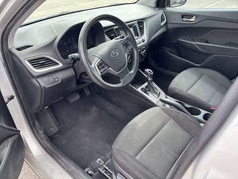Used 2020 Hyundai Accent SE FWD image 9