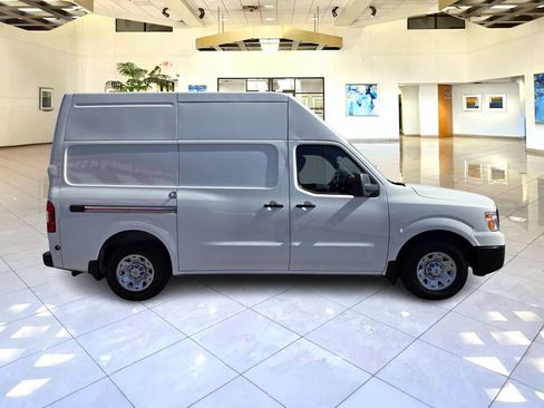 Used 2021 Nissan NV 2500 SV image 8