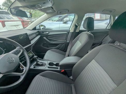 Used 2025 Volkswagen Jetta S image 10
