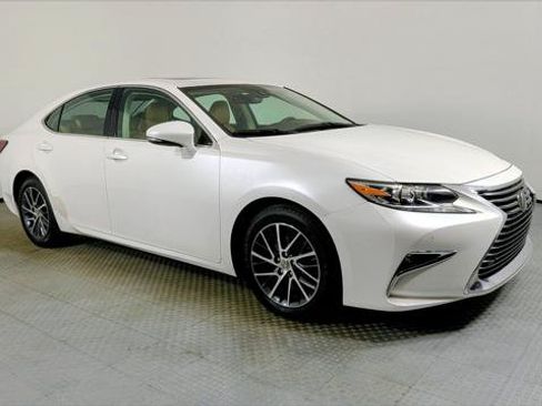 Used 2018 Lexus ES 350 w/ Luxury Package w/Wood Trim FWD image 9