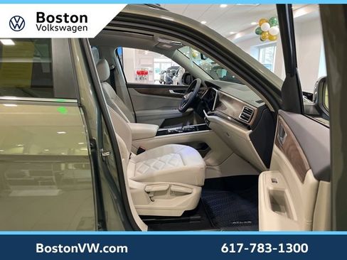 New 2026 Volkswagen Atlas SE image 13