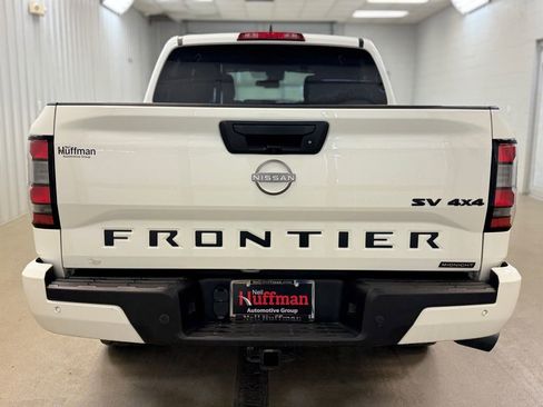 Used 2023 Nissan Frontier SV w/ Midnight Edition Package image 11