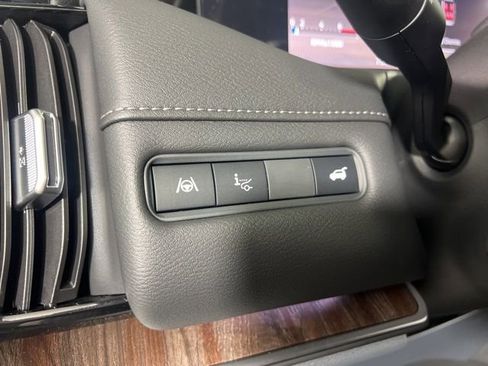 New 2025 Nissan Armada SL w/ Captain's Chari Seat Package AWD/4WD image 19