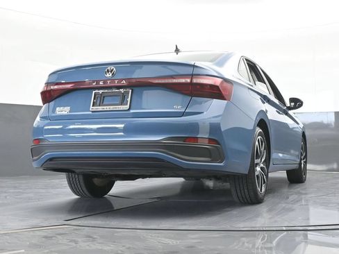 Used 2025 Volkswagen Jetta SE FWD image 56