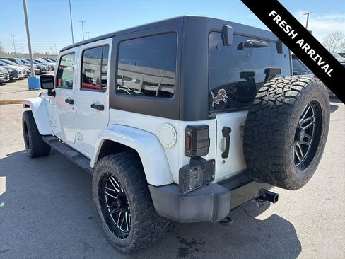 Used 2018 Jeep Wrangler Unlimited Sahara w/ Connectivity Group image 3